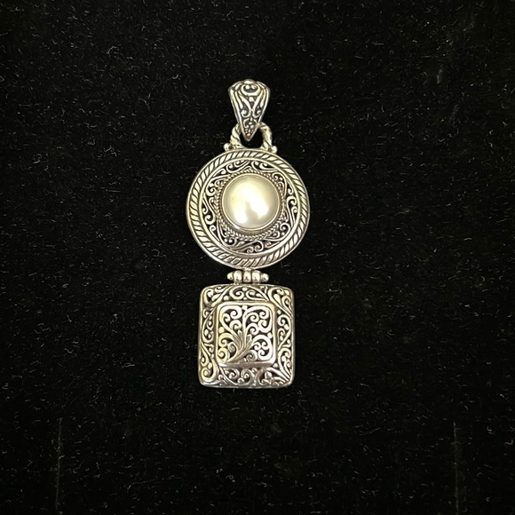 Luxury Artisan of Bali Pearl Pendant.Artisan crafted of solid sterling silver.